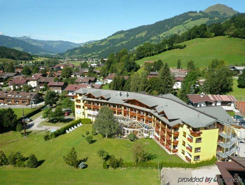 Alpenhof Brixen Hotel Brixen im Thale Exterior photo